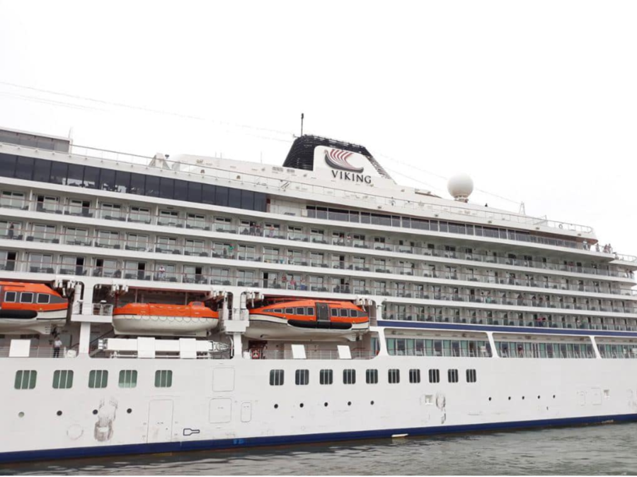 Hạ Long đón 1.200 du khách "mở hàng" mùa du lịch tàu biển mới - Ảnh 2