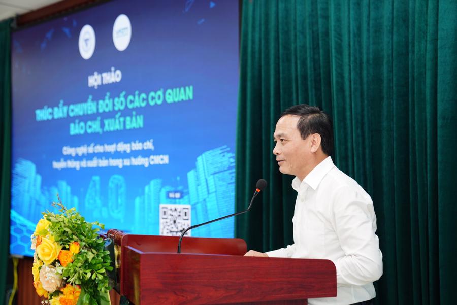 &Ocirc;ng Phạm Ngọc Linh, Ph&oacute; Chủ tịch Li&ecirc;n hiệp Hội Việt Nam, ph&aacute;t biểu tại hội thảo.