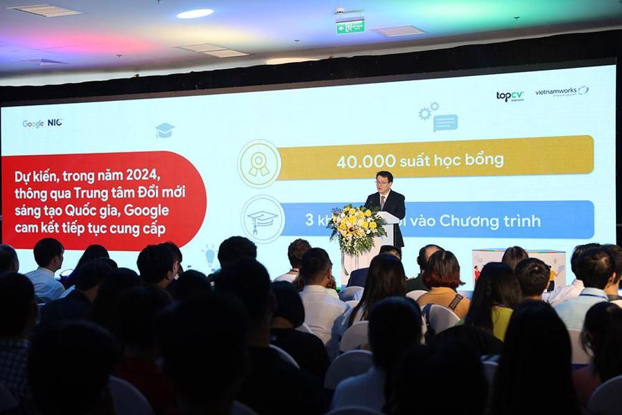 Thêm 40.000 suất học bổng mới hỗ trợ phát triển nhân tài số Việt Nam năm 2024 - Ảnh 1