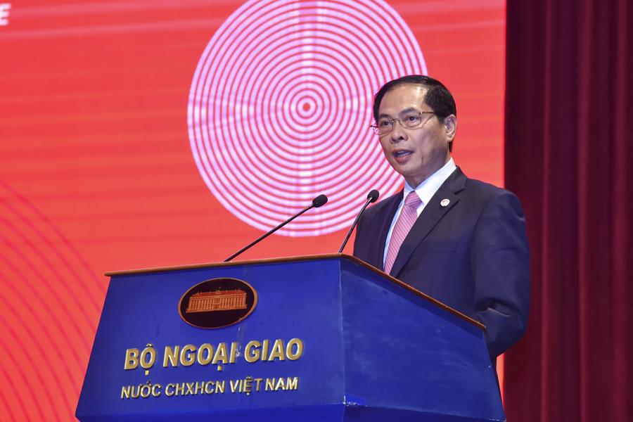 Bộ trưởng Bộ Ngoại giao B&ugrave;i Thanh Sơn nhấn mạnh về quan hệ hợp t&aacute;c tốt đẹp giữa Việt Nam - Nhật Bản.&nbsp;