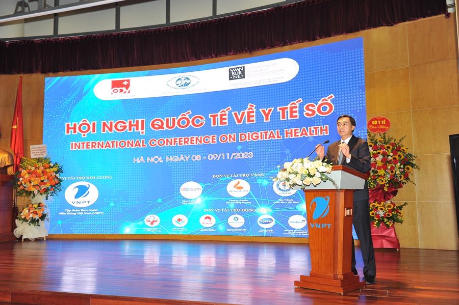 Thứ trưởng Bộ Y tế Trần Văn Thuấn ph&aacute;t biểu tại Hội nghị quốc tế về Y tế số.&nbsp;Ảnh: VGP/HM