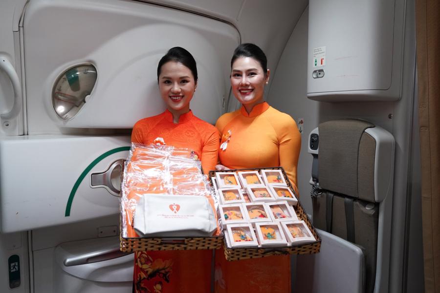 Vietnam Airlines đóng góp vào công tác thúc đẩy bình đẳng giới qua hoạt động “Chuyến bay tô cam” - Ảnh 2