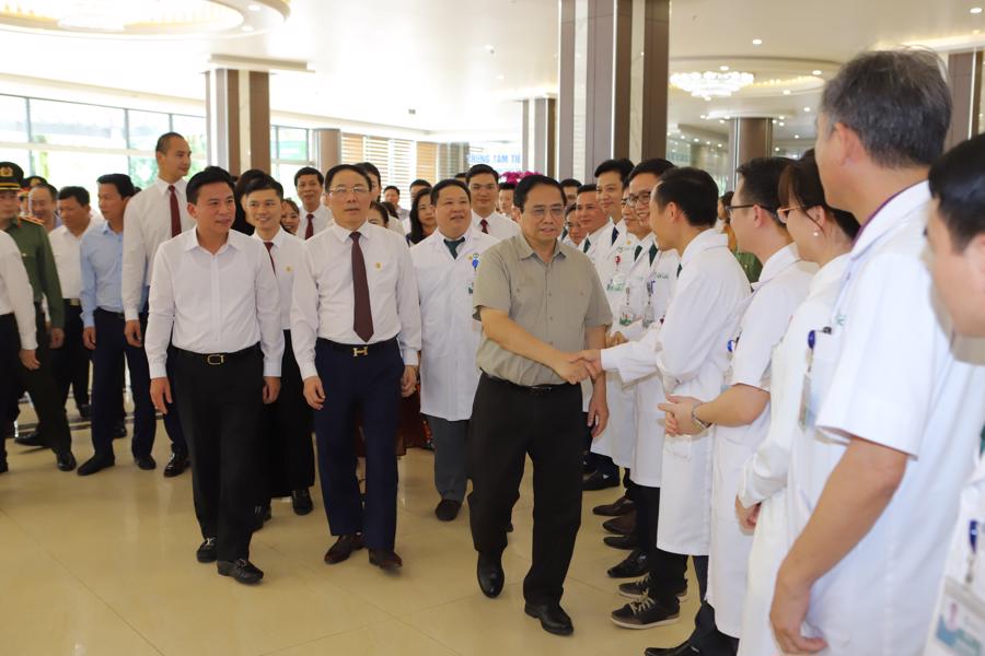 Thủ tướng Phạm Minh Chính thăm các dự án, công trình trọng điểm tại Thanh Hóa - Ảnh 9