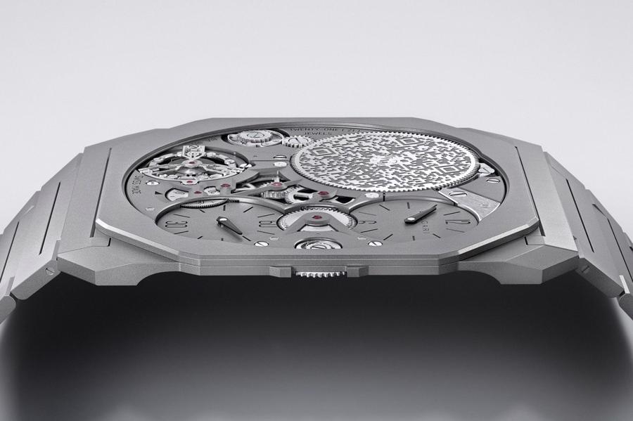 Mẫu đồng hồ&nbsp;Piaget Altiplano Ultimate Concept&nbsp; (tr&ecirc;n) v&agrave;&nbsp;Bulgari Octo Finissimo Ultra đều từng lập kỷ lục đồng hồ si&ecirc;u mỏng.