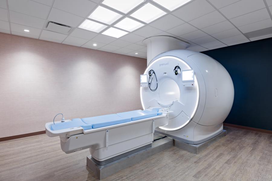Hàng ngàn người xếp hàng chờ trải nghiệm công nghệ MRI phát hiện ung thư hoàn toàn mới trị giá 2.500 USD - Ảnh 1