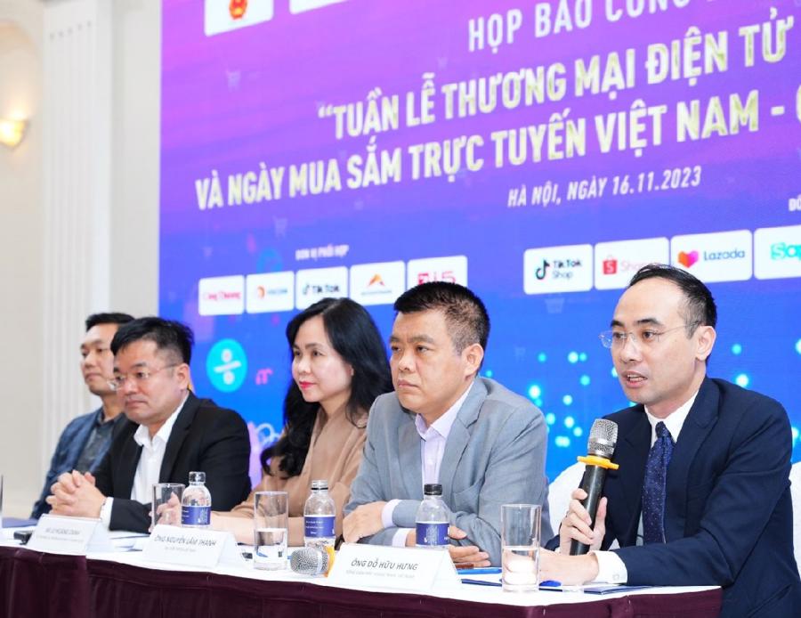 Ông Đỗ Hữu Hưng - CEO ACCESSTRADE Vietnam phát biểu tại buổi họp báo