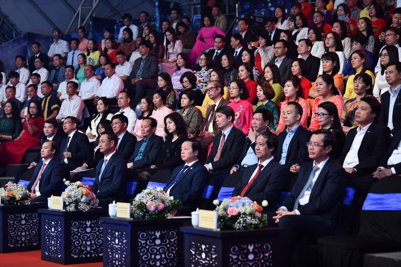 Bộ trưởng Nguyễn Kim Sơn ph&aacute;t biểu tại chương tr&igrave;nh "Thay lời tri &acirc;n" 2023".
