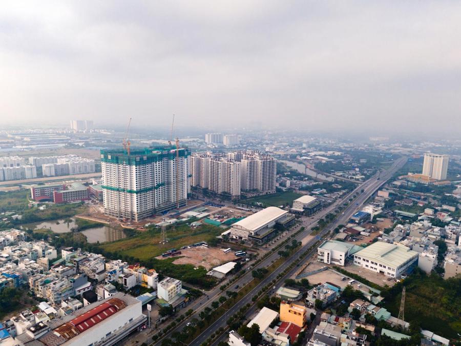 Akari City ghi điểm bởi lợi thế vị tr&iacute; tr&ecirc;n đại lộ V&otilde; Văn Kiệt.