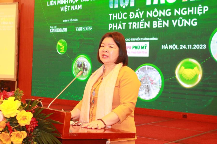 Bà Cao Xuân Thu Vân, Chủ tịch Liên minh Hợp tác xã Việt Nam.