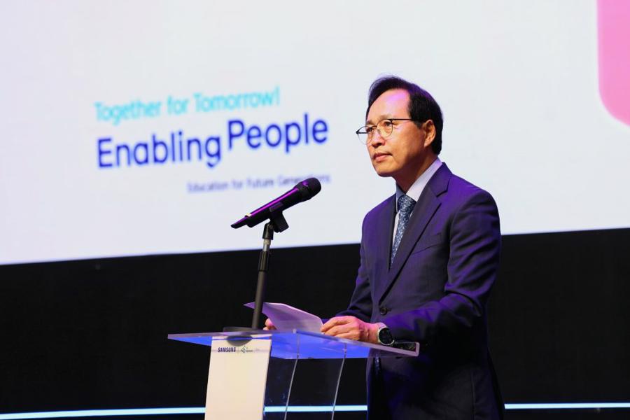&Ocirc;ng Choi Joo Ho, Tổng gi&aacute;m đốc Tổ hợp Samsung Việt Nam, ph&aacute;t biểu tại sự kiện.