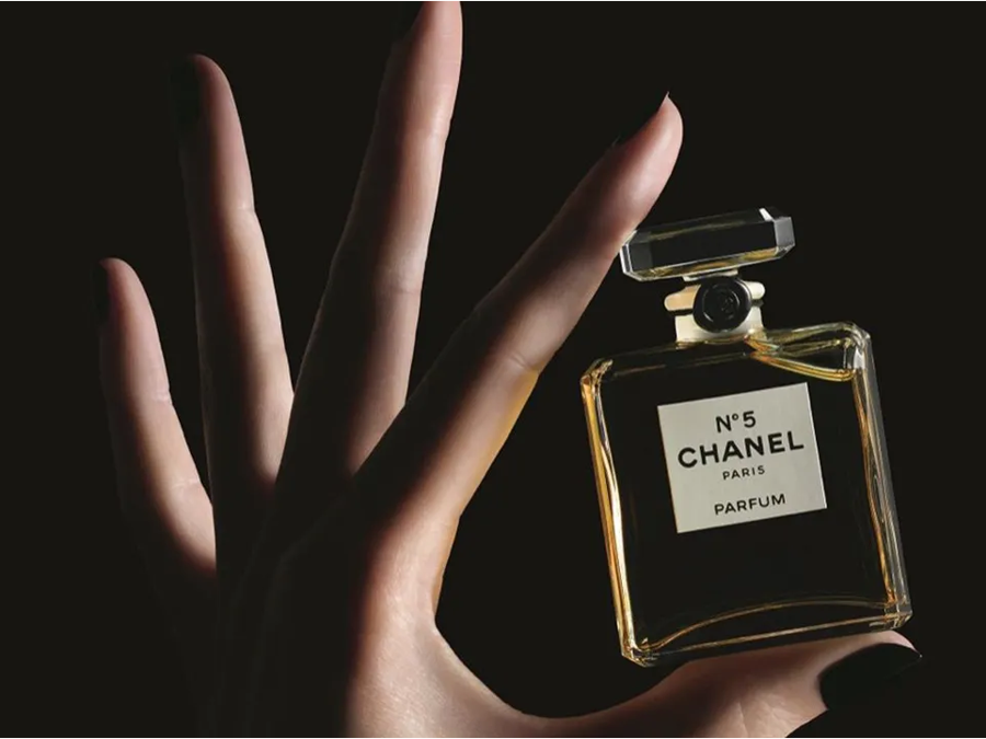 Tỷ phú ẩn mình giàu nhất Thụy Sỹ liên quan gì đến doanh thu của Chanel? - Ảnh 3