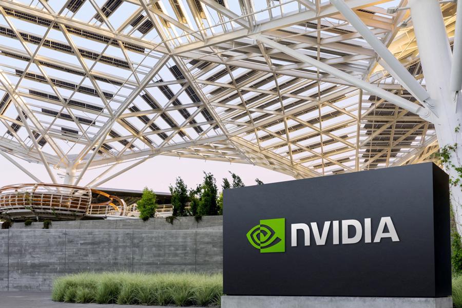 Chân dung CEO Jensen Huang của Nvidia: Nvidia luôn trong trạng thái "chỉ còn 30 ngày nữa là ngừng hoạt động" - Ảnh 2