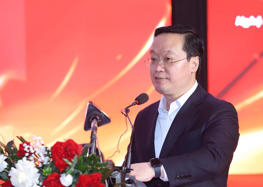 &nbsp;&Ocirc;ng Nguyễn Đức Trung, Chủ tịch UBND tỉnh Nghệ An ph&aacute;t biểu tại hội nghị