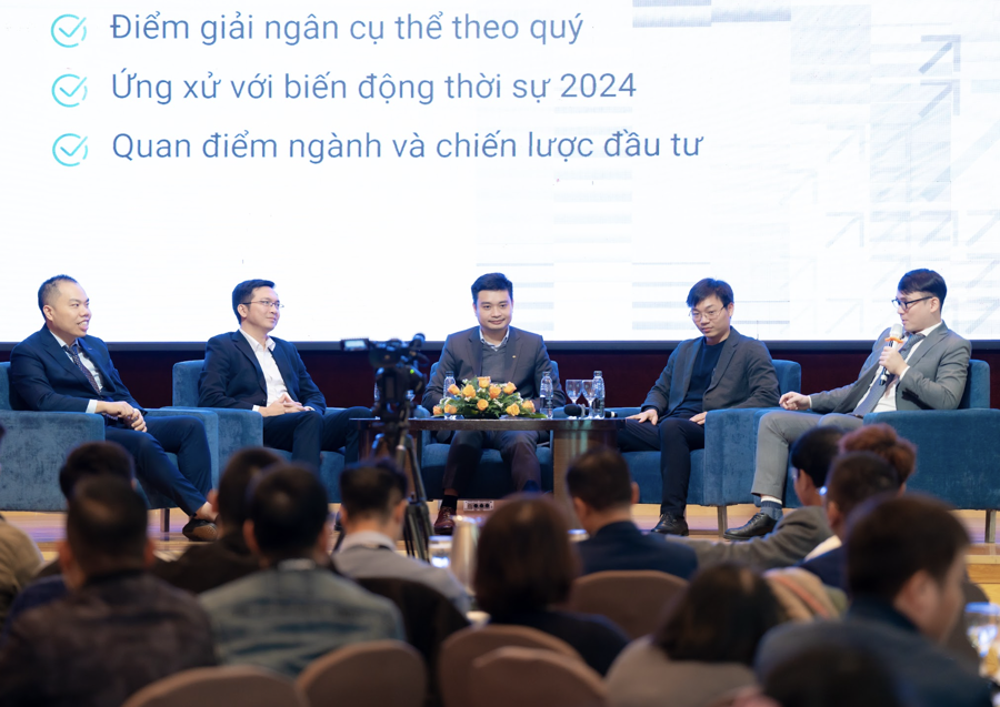 Hội thảo thường ni&ecirc;n &ldquo;Investment Outlook 2024: Đi t&igrave;m tăng trưởng&rdquo; do FinPeace tổ chức.