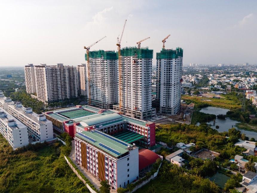 Akari City giai đoạn 2 ch&iacute;nh thức cất n&oacute;c 4 t&ograve;a th&aacute;p v&agrave;o cuối th&aacute;ng 11.