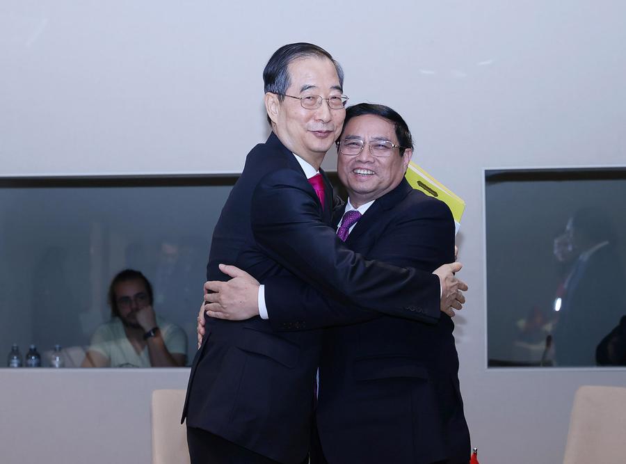 Thủ tướng Phạm Minh Ch&iacute;nh v&agrave; Thủ tướng H&agrave;n Quốc Han Duck-soo - Ảnh: VGP