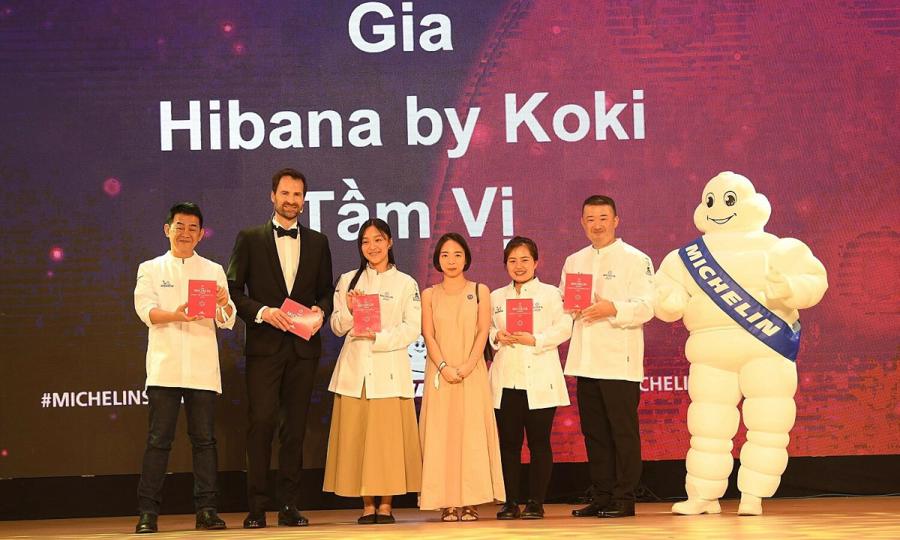 Th&aacute;ng 6/2023, ba nh&agrave; h&agrave;ng tại H&agrave; Nội gồm Hibana by Koki, Tầm Vị v&agrave; Gia lần đầu ti&ecirc;n được Michelin Guide đ&aacute;nh gi&aacute; 1 sao.