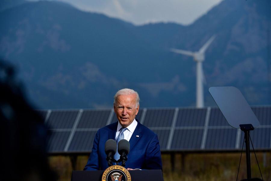 Tổng thống Mỹ Joe Biden đ&atilde; đưa Mỹ trở lại&nbsp; Hiệp định Paris về biến đổi kh&iacute; hậu ngay sau khi trở th&agrave;nh tổng thống - Ảnh: Bloomberg