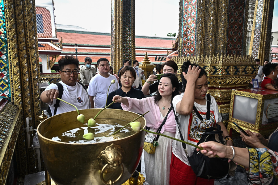 Tuy nhi&ecirc;n,&nbsp;nếu nhu cầu ở Trung Quốc phục hồi yếu hơn kỳ vọng, điều n&agrave;y sẽ ảnh hưởng đến nhu cầu tổng thể của khu vực.