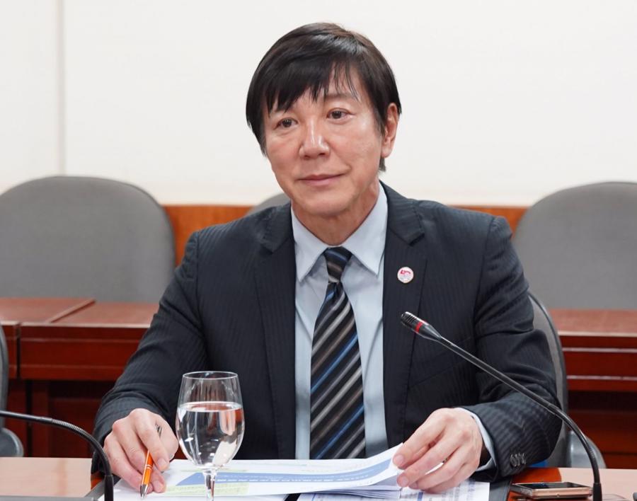 Mr. Takeo Nakajima, Head of the Hanoi Representative Office of the Japan External Trade Organization (JETRO).