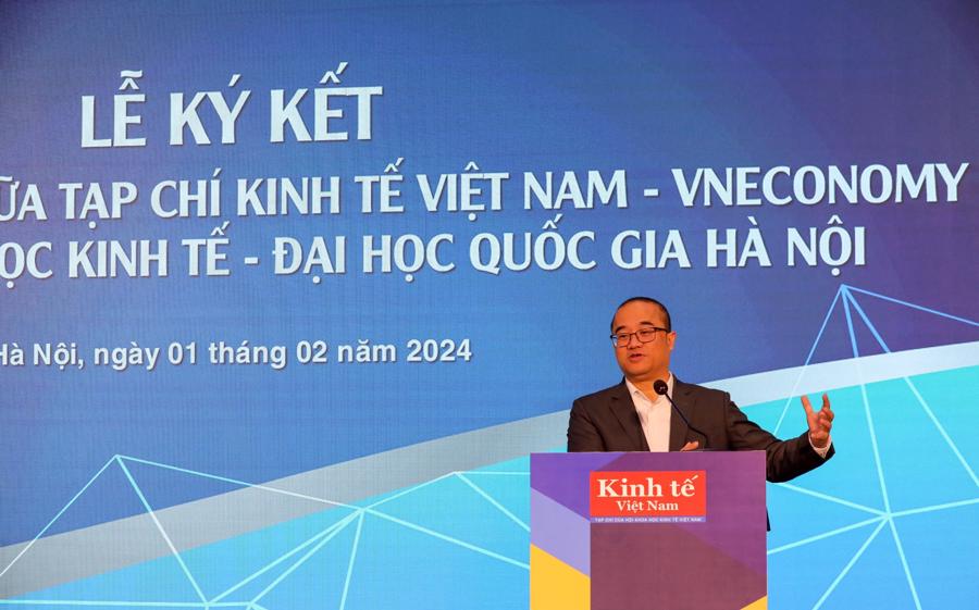 Associate Professor Nguyen Truc Le, Rector of UEB's Board of Management, speaking at the signing ceremony.&nbsp; (Source: Viet Dung)