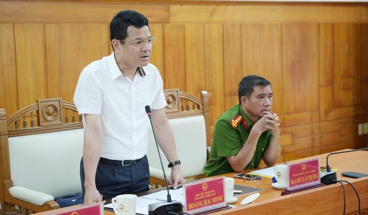 Ph&oacute; Chủ tịch UBND tỉnh Thừa Thi&ecirc;n Huế Ho&agrave;ng Hải Minh ph&aacute;t biểu tại cuộc họp
