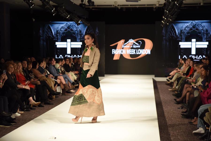 Những nhà thiết kế Việt “tạo sóng” tại London Fashion Week - Ảnh 10