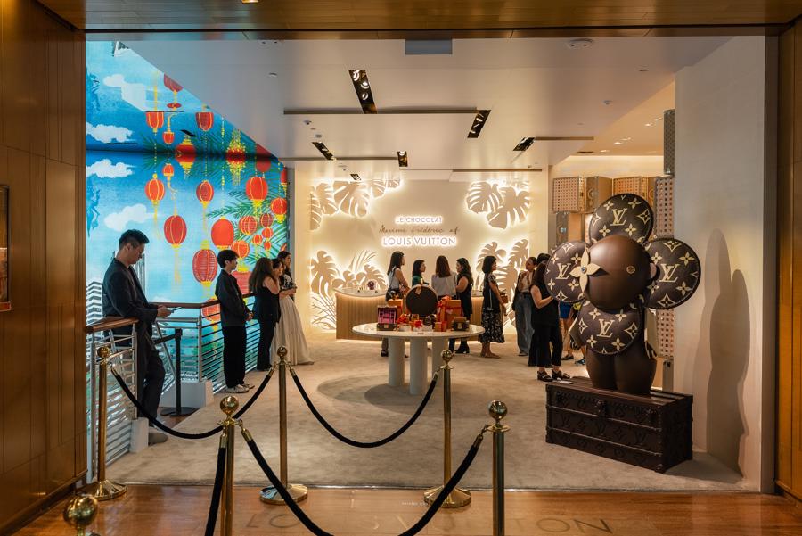 ...Louis Vuitton đ&atilde; khai trương cửa h&agrave;ng chocolate tại Singapore.