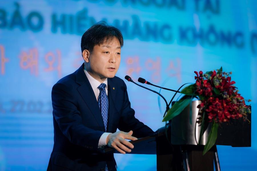 Mr Park Ki Huyn - Gi&aacute;m đốc Khối Kinh doanh Quốc tế DB ph&aacute;t biểu tại buổi lễ.