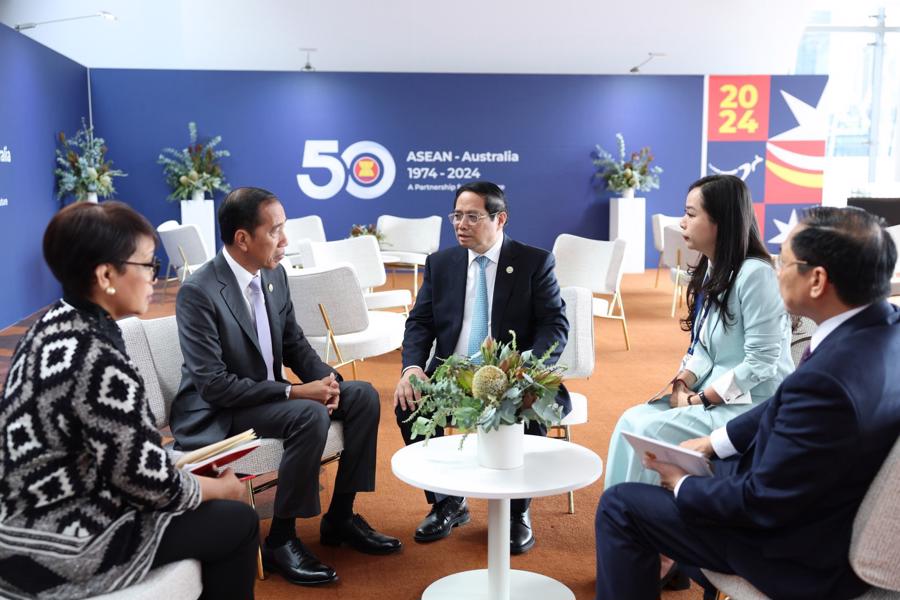 Thủ tướng Phạm Minh Ch&iacute;nh gặp Tổng thống Indonesia Joko Widodo - Ảnh: VGP
