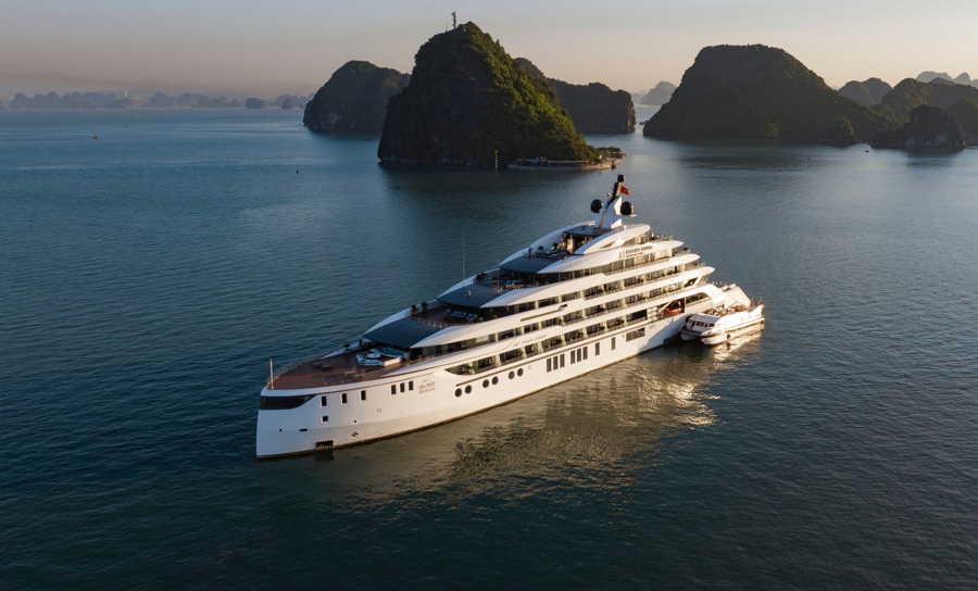 Đầu th&aacute;ng 5 tới, du thuyền Essence Grand Halong Bay Cruise 2 sẽ ch&iacute;nh thức được đưa v&agrave;o hoạt động th&iacute; điểm tại vịnh B&aacute;i Tử Long.