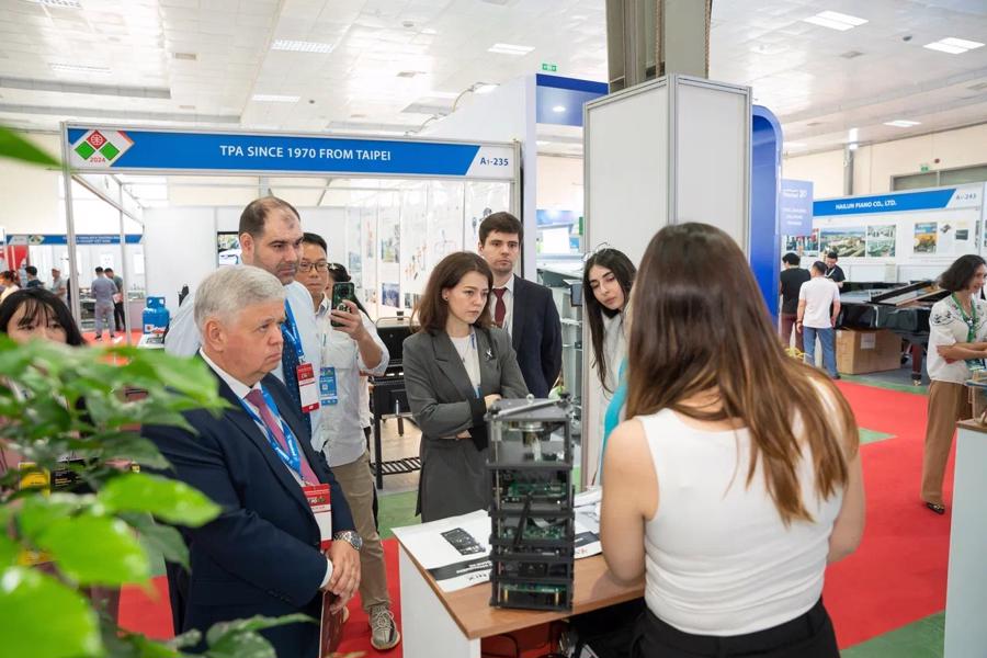 Made in Moscow stand opens at Vietnam Expo - Ảnh 1