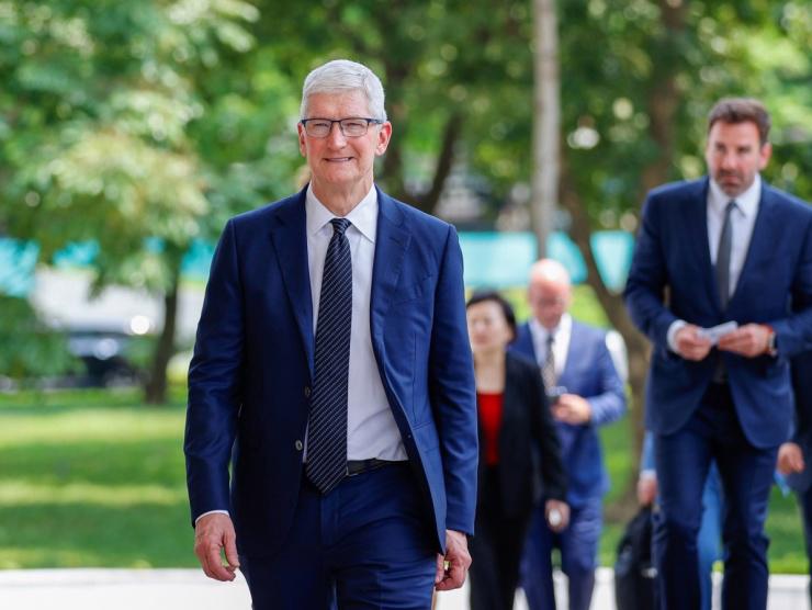 Apple's CEO Tim Cook at the Office of The Government. (Photo source: Doan Bac)