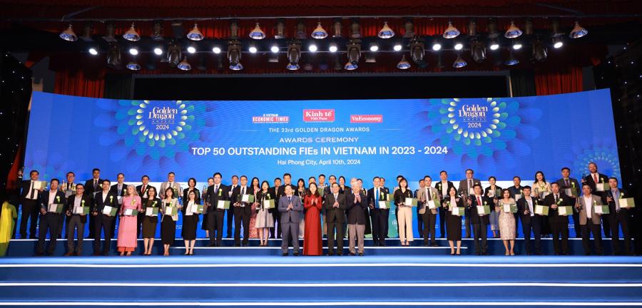 Fubon Life Việt Nam tiếp tục nhận danh hiệu Rồng Vàng lần thứ 10 - Ảnh 1