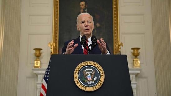 Tổng thống Joe Biden đ&atilde; ch&iacute;nh thức k&yacute; th&ocirc;ng qua dự luật buộc ByteDance b&aacute;n TikTok nếu kh&ocirc;ng sẽ phải đối mặt với lệnh cấm quốc gia