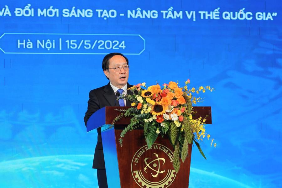Bộ trưởng Bộ Khoa học v&agrave; C&ocirc;ng nghệ Huỳnh Th&agrave;nh Đạt ph&aacute;t biểu tại hội nghị.