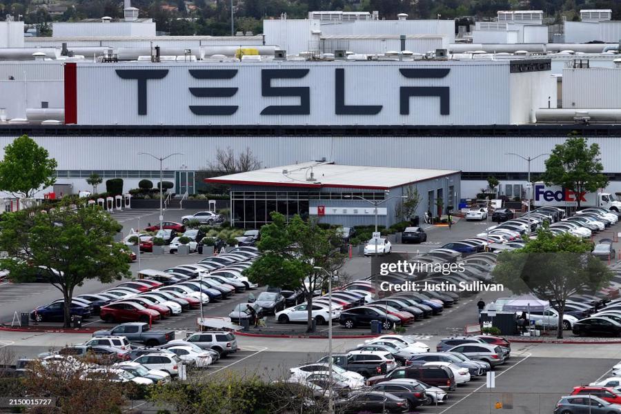 Tesla đ&atilde; cắt giảm h&agrave;ng ngh&igrave;n việc l&agrave;m tại nh&agrave; m&aacute;y Fremont ở California.