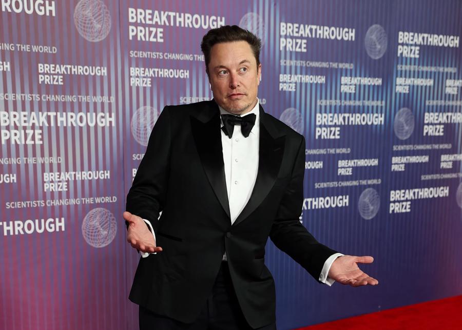 Elon Musk y&ecirc;u th&iacute;ch tr&ograve; chơi điện tử trong nhiều năm qua.