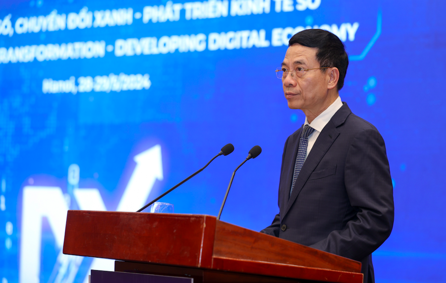 Bộ trưởng Bộ Th&ocirc;ng tin v&agrave; Truyền th&ocirc;ng Nguyễn Mạnh H&ugrave;ng ph&aacute;t biểu tại&nbsp;Vietnam - Asia DX Summit 2024.