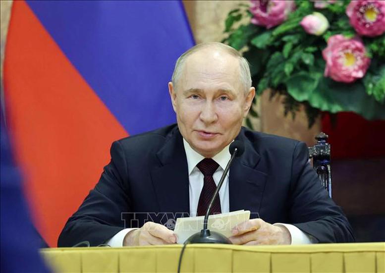 Tổng thống Li&ecirc;n bang Nga Vladimir Putin ph&aacute;t biểu tại cuộc họp b&aacute;o chung - Ảnh: TTXVN.