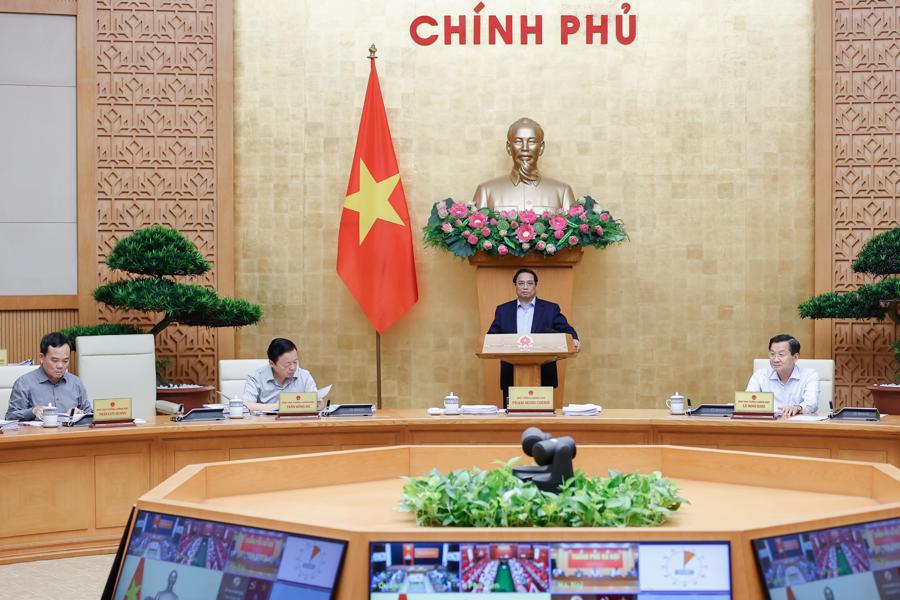 Thủ tướng chỉ r&otilde; trong chỉ đạo điều h&agrave;nh, cần lưu &yacute; qu&yacute; 3, qu&yacute; 4 c&oacute; &yacute; nghĩa đặc biệt quan trọng của năm 2024 để phấn đấu đạt mức cao nhất kế hoạch năm 2024 - Ảnh: VGP