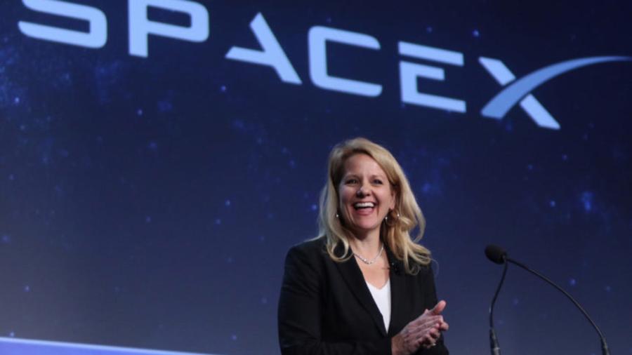 B&agrave; Gwynne Shotwell l&agrave; một trong những c&aacute;nh tay phải đắc lực b&ecirc;n cạnh CEO Elon Musk