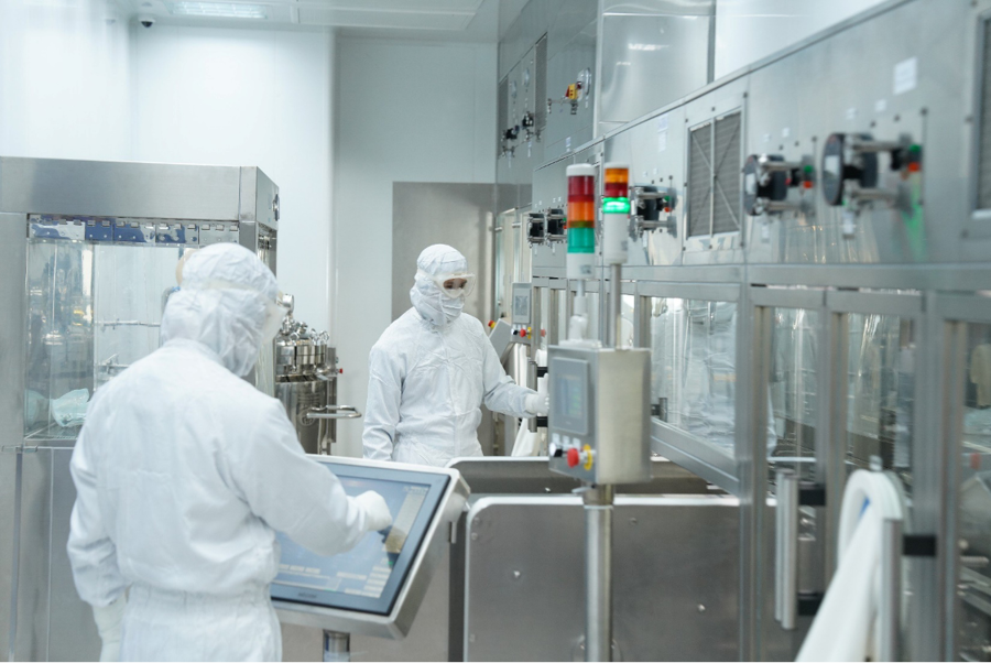 Employees working at Imexpharm&rsquo;s EU-GMP certified factory.