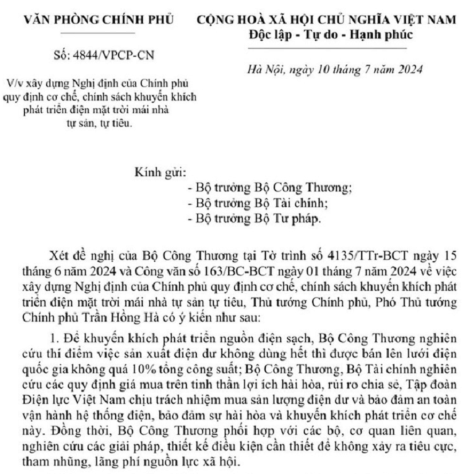 Khẩn trương hoàn thiện cơ chế khuyến khích phát triển điện mặt trời mái nhà tự sản tự tiêu - Ảnh 1