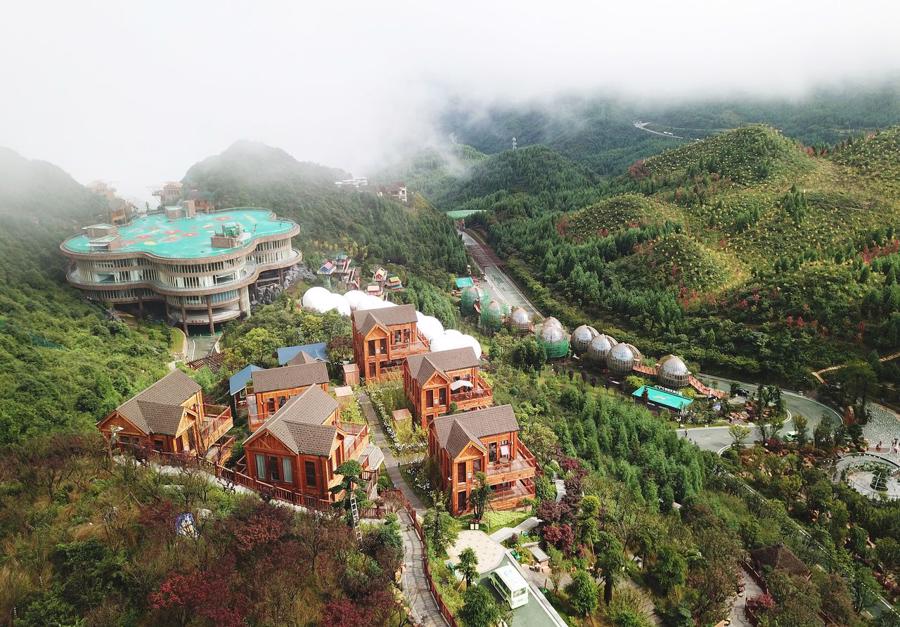 Khu nghỉ dưỡng trượt tuyết Meihuashan ở Liupanshui chỉ c&oacute; tuyết trong 2 th&aacute;ng mỗi năm - Ảnh: WSJ