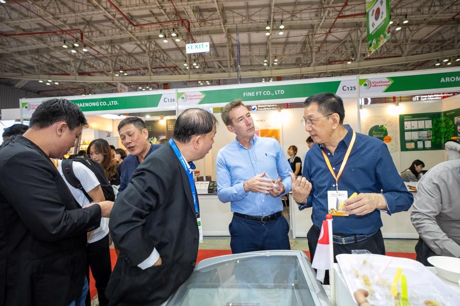 Vietfood & Beverage – Propack Vietnam 2024 đặt trọng tâm mang đến một môi trường để các doanh nghiệp gặp gỡ, hướng tới giá trị thực chất, hiệu quả thực chất. Ảnh: Triển lãm Vietfood & Beverage năm 2023.