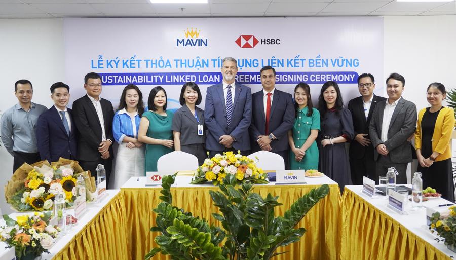 Với khoản vay xanh n&agrave;y, Tập đo&agrave;n Mavin sẽ tiếp tục h&agrave;nh tr&igrave;nh ph&aacute;t triển bền vững với sự đồng h&agrave;nh của c&aacute;c đối t&aacute;c như Ng&acirc;n h&agrave;ng HSBC, C&ocirc;ng ty kiểm to&aacute;n KPMG&hellip;