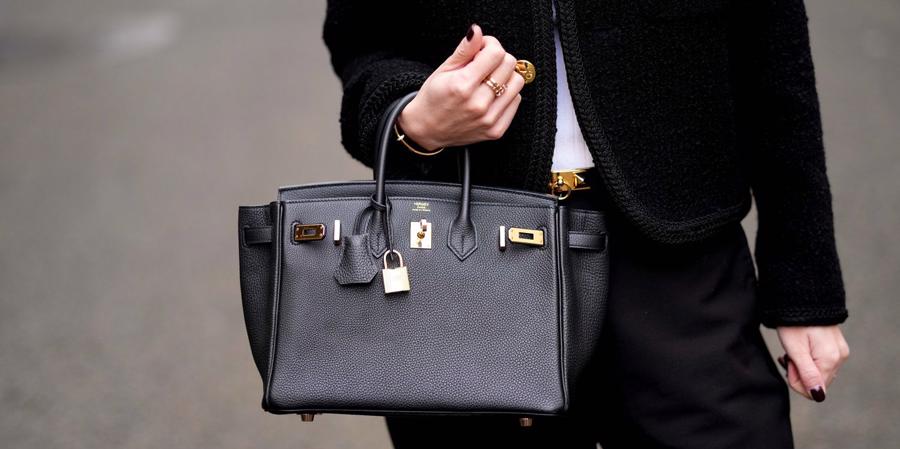 Chiếc t&uacute;i Herm&egrave;s Birkin đ&igrave;nh đ&aacute;m.