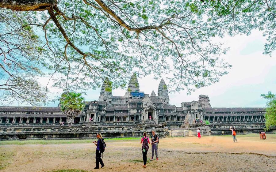 C&aacute;c tour Campuchia, L&agrave;o cũng mới ph&aacute;t triển trở lại do thời gian tham quan kh&ocirc;ng qu&aacute; d&agrave;i (4 - 5 ng&agrave;y), c&oacute; mức gi&aacute; ở ngưỡng trung b&igrave;nh.