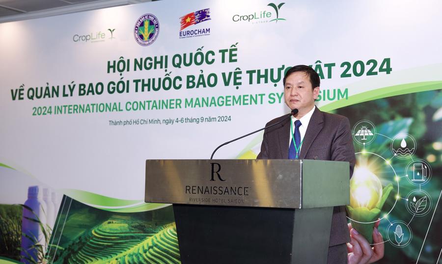 &Ocirc;ng Huỳnh Tấn Đạt, Cục trưởng Cục Bảo vệ Thực vật, ph&aacute;t biểu tại hội nghị.&nbsp;